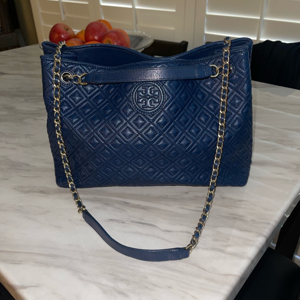 SOLD-Authentic Tory Burch Marion Navy Quilted Tote Bag/ Purse/ Handbag. VGUC